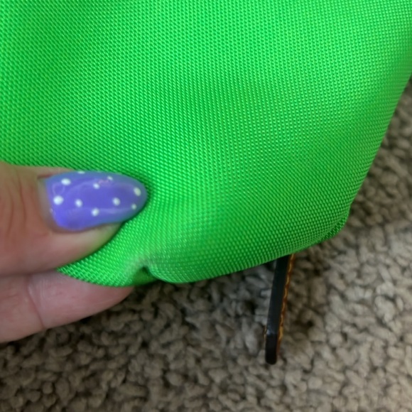 Dooney & Bourke Bright Green Classic Style Crossbody Bag with Leather Detailing - Picture 11 of 15